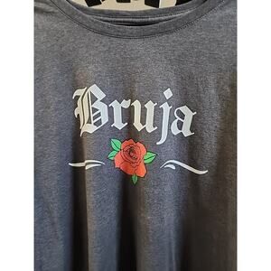 Gildan gray , two x l bruxha t shirt with rose